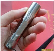 sell cree flashlight  free shipping  Mickey82118@yahoo.com